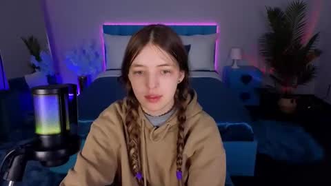 Lili Bakery online show from December 5, 4:01 am