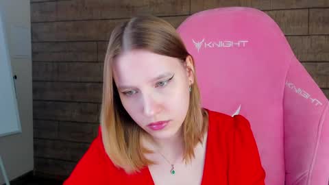 LiliLinn online show from March 28, 8:27 am