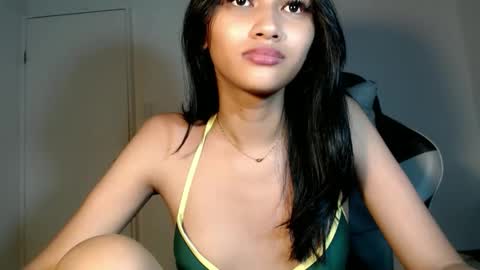 Chloe online show from February 16, 1:20 pm