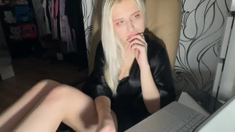 Lilly online show from March 15, 3:48 pm