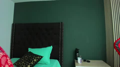 lilith_daviss online show from April 23, 12:29 pm