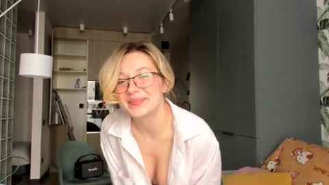 lilith online show from March 15, 11:57 am