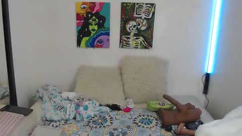 Lilith Magenta online show from April 28, 8:51 am