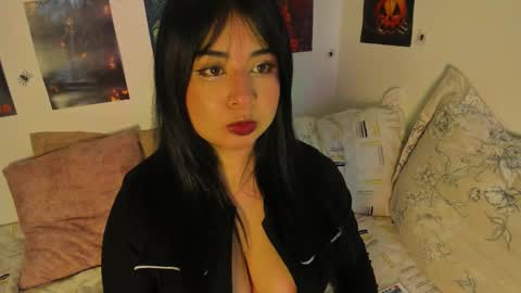 Lilith Salvatore online show from October 20, 12:10 pm