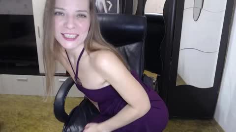 lilith small21 online show from October 22, 9:34 am