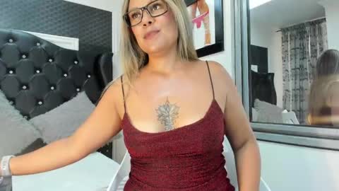 Lilith Bonet online show from May 28, 9:24 pm