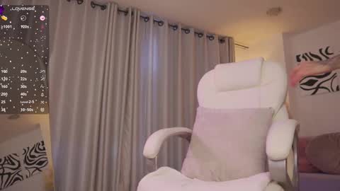 Lili  online show from December 18, 9:54 pm