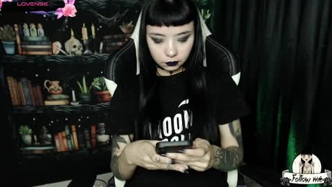   online show from December 6, 11:41 pm
