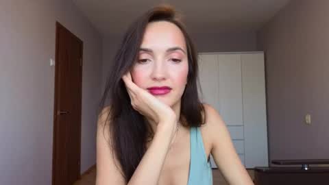 Lillian online show from October 2, 8:02 am