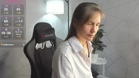 lillian_white1 online show from September 14, 12:35 am