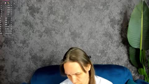 lillian_white1 online show from February 24, 7:00 am