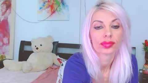 Lara online show from November 4, 5:09 am