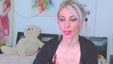 Lara online show from February 8, 3:21 am