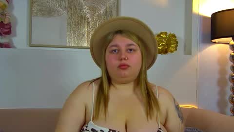 LillianHaig online show from December 4, 7:35 pm