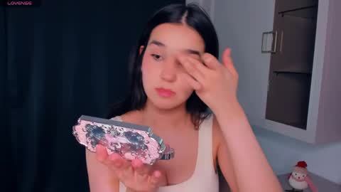 Celina Lillie online show from April 18, 7:58 pm