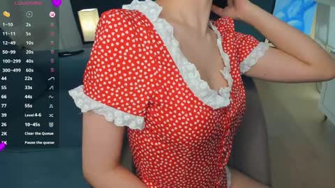 Celina Lillie online show from April 4, 11:39 am