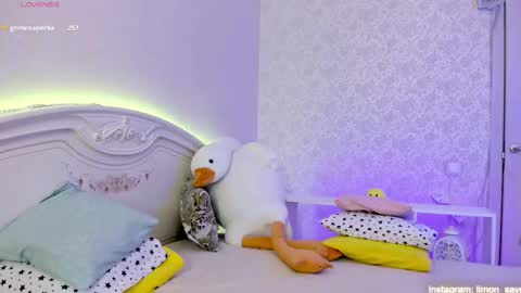 LilliMoore online show from March 6, 3:24 am