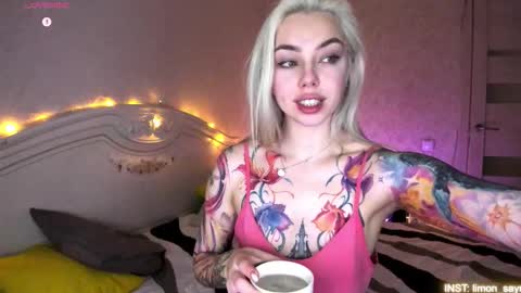 LilliMoore online show from February 15, 12:35 am