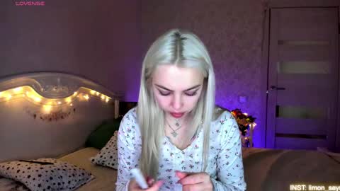 LilliMoore online show from May 14, 11:47 pm