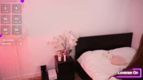 Lilly Colins online show from September 21, 7:29 pm