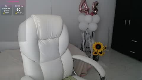 Lilly online show from January 25, 11:11 pm