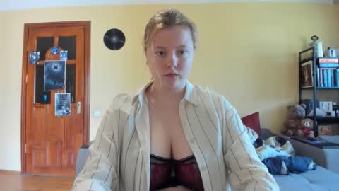 Lilly Depp online show from April 21, 11:50 am