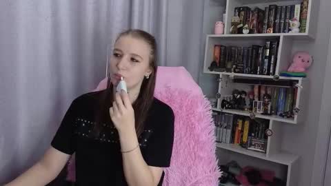 LillyFan X online show from November 9, 5:44 am