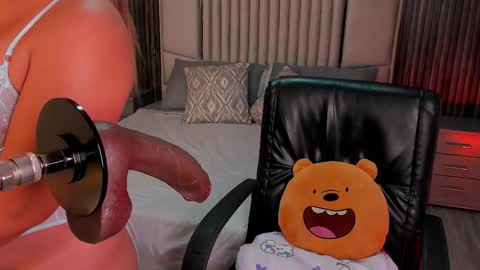 Lilly Ortiz online show from February 6, 7:49 pm