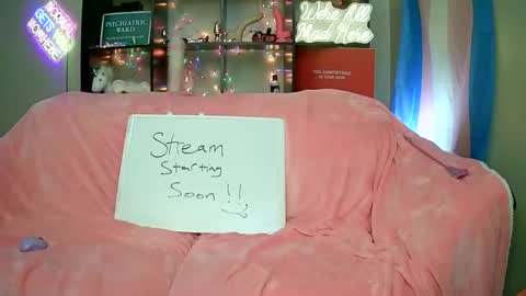 Snapshot of lillyvtrap chatting on October 12, 10:00 pm lillyVonT online show from October 12, 10:00 pm