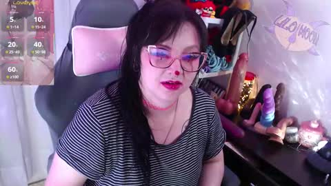 Snapshot of lilomoon69 chatting on October 21, 5:49 pm Lilo online show from October 21, 5:49 pm