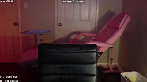 lil or red online show from February 15, 6:33 am