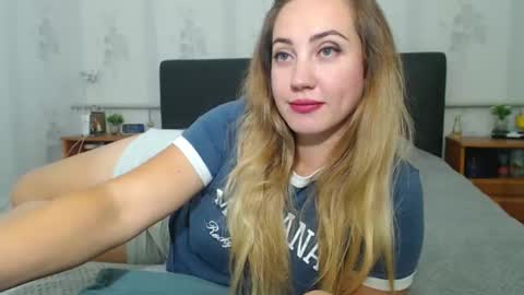 Snapshot of lilu_cute25 chatting on October 7, 9:11 pm lilu_cute25 online show from October 7, 9:11 pm