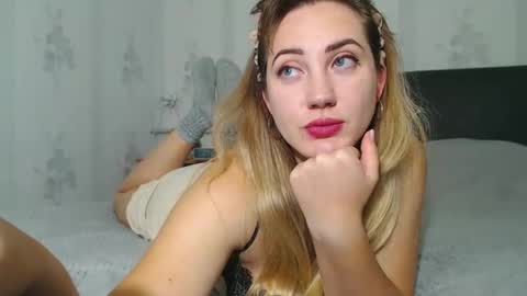 Snapshot of lilu_cute25 chatting on October 21, 9:29 pm lilu_cute25 online show from October 21, 9:29 pm