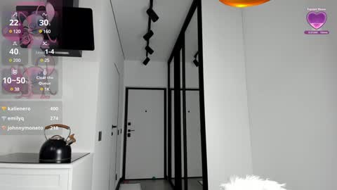 Snapshot of lily__love chatting on January 24, 4:49 pm LILY online show from January 24, 4:49 pm