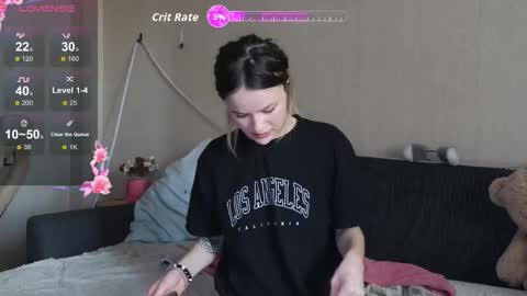 Snapshot of lily_and_jake chatting on October 9, 5:24 am lily_and_jake online show from October 9, 5:24 am