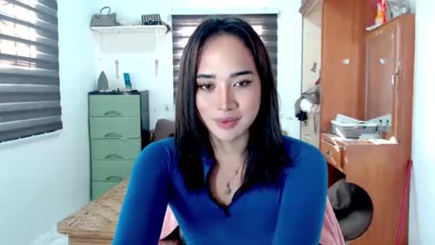 Lily Darling online show from November 29, 10:50 pm