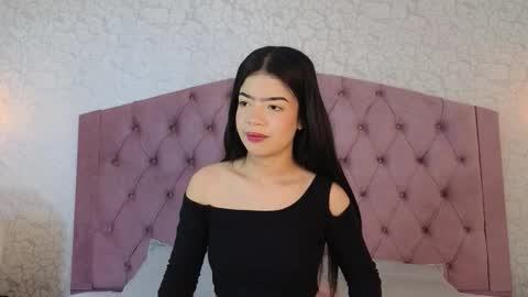 Snapshot of lily_doll_ chatting on October 16, 11:32 am Eva online show from October 16, 11:32 am