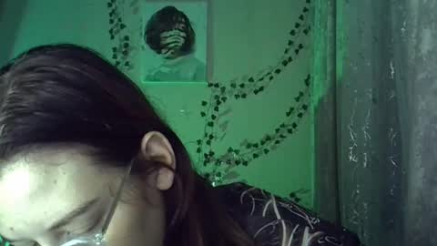 Snapshot of lily_ember chatting on October 21, 7:17 pm lily_ember online show from October 21, 7:17 pm