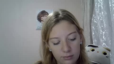 Snapshot of lily_ember chatting on October 5, 7:32 pm lily_ember online show from October 5, 7:32 pm