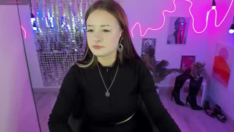 Lily online show from March 7, 7:41 am