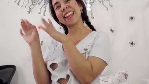 Snapshot of lily_robertss_ chatting on October 12, 3:48 pm Lily Roberts online show from October 12, 3:48 pm