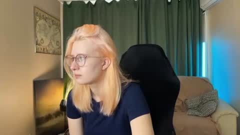 Lily Spark online show from June 16, 1:42 am