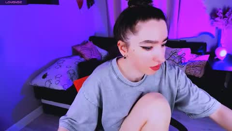 Snapshot of lily_xbaby chatting on October 19, 10:42 am LILY online show from October 19, 10:42 am