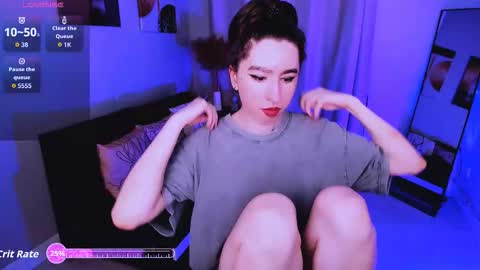 LILY online show from March 8, 1:59 pm