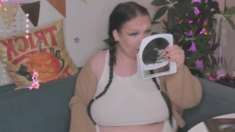 Lily online show from October 30, 4:51 pm