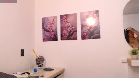 lilyfox23 online show from February 21, 1:03 pm