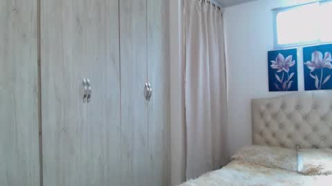 lilyfox23 online show from November 18, 2:53 pm