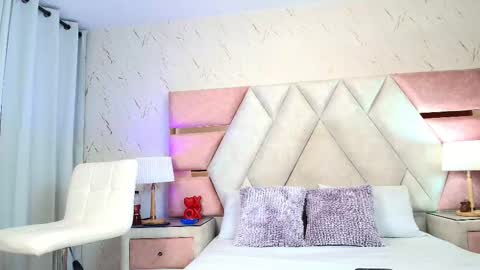 LIA  online show from November 14, 6:10 pm