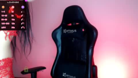 Snapshot of lilylouisee_ chatting on February 16, 8:33 pm Liliana louise online show from February 16, 8:33 pm