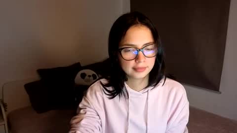 LillyPanda online show from November 5, 9:22 am